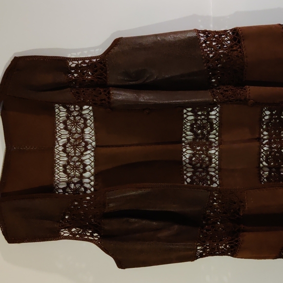 Suede & Crochet Vest Size XL - Picture 8 of 8